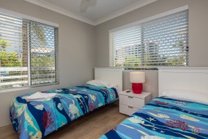 Surfers Tradewinds 23 1